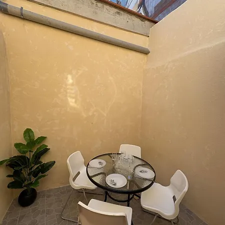 Сasa de vacaciones Superbe Maison D Artiste Avec Patio Centre Sète