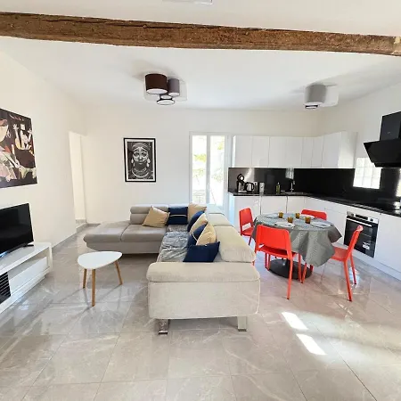 Superbe Maison D Artiste Avec Patio Centre Semesterbostad *
