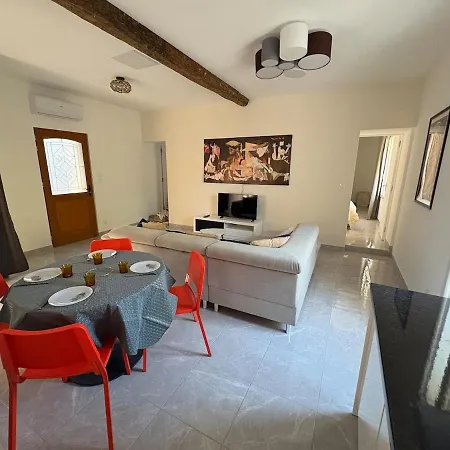 Superbe Maison D Artiste Avec Patio Centre