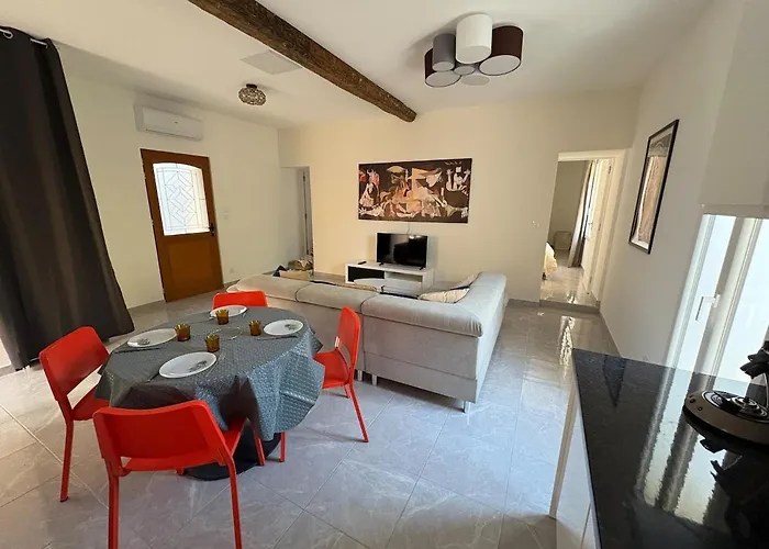 Superbe Maison D Artiste Avec Patio Centre